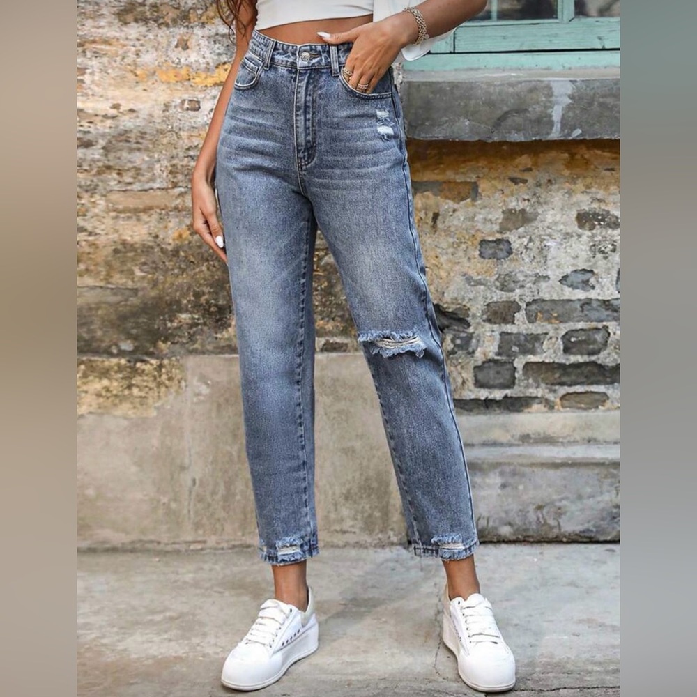 SHEIN Frenchy High Waist Ripped Frayed Hem Mom Jeans - Medium Wash